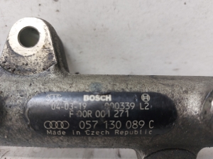 AUDI A8 D3 (2002–2010) Common Rail Kraftstoffleitung 057130089C - 6