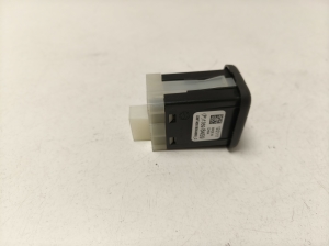 Opel Insignia (2017–2026) USB port 13598459 - 2