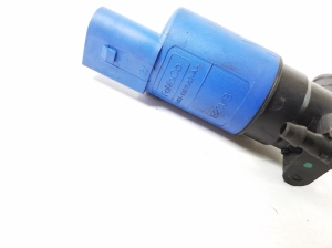 Jaguar XE (2015–2026) Front windshield washer pump AV6113K082AA - 3