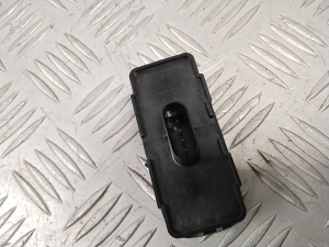 Polestar 2 II (2021–2026) Trunk opening switch 31674801 - 4