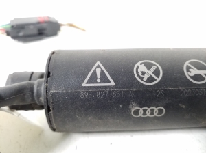AUDI Q4 e-tron I (2021–2026) Trunk lid strut 89E827851A - 3