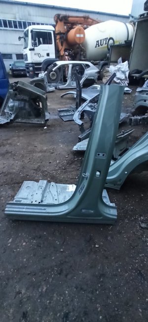 VOLVO C 40 I (2022–2026) Center pillar 32394083 - 3