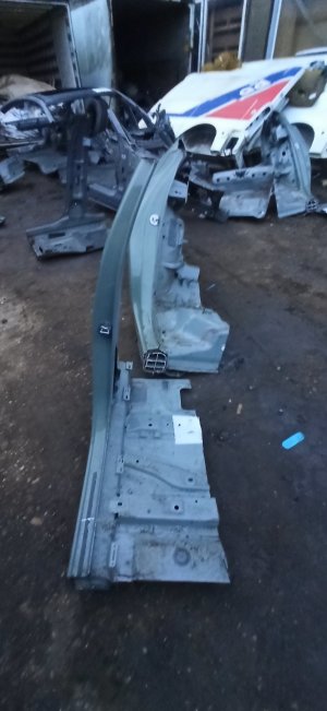 Center pillar - 32394088