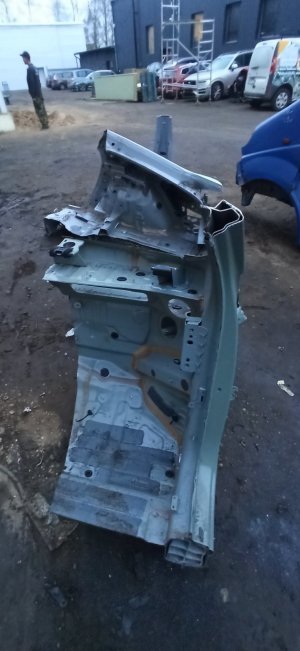 VOLVO C 40 I (2022–2026) Front outrigger 32405117 - 2