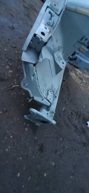 VOLVO C 40 I (2022–2026) Front outrigger 32405117 - 3
