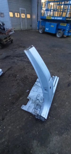 Polestar 2 II (2021–2026) Keskmine piilar 32234142 - 2