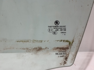 Skoda Superb (2015–2026) Priekšējo durvju stikls 3V0845201 - 2