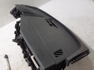 AUDI Q4 e-tron I (2021–2026) Armaturenbrett 89B857001 - 3