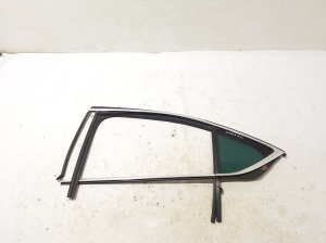   Rear door quarter glass  - 3V5845209BT 