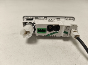 Jaguar XE (2015–2026) USB port FK7219C166BC - 4