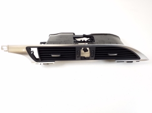Dashboard air vent grilles - 4G2820951G
