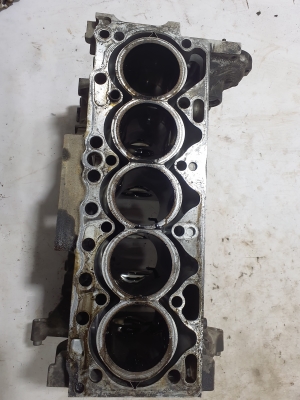 VOLVO XC60 (2008–2017) Motora bloks D5244T10 - 4