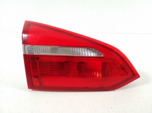Tail light on trunk lid - F1EB13A603CA