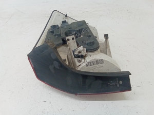 AUDI A4 B6 (2000–2005) Tagumine nurgatuli 8E0945095 - 4