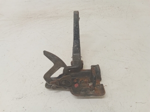 Hood release handle on the hood - 8E0823480B