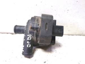 Auxiliary water pump - A2117350028