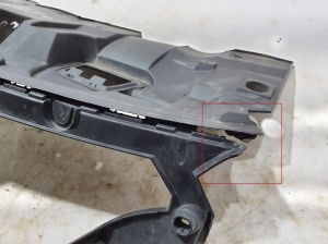 RENAULT Talisman II (2015–2026) Front grille bracket 620363881R - 3