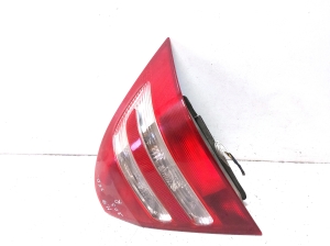 Mercedes Benz C-Class 203 (2000–2007) Eckleuchte hinten A2035408305 - 7