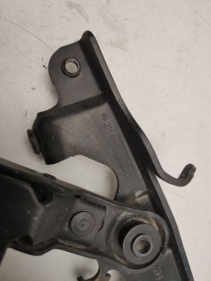 Mercedes Benz E-Class W211 (2002–2009) Hood hinge a2118800128 - 4