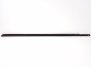 Jaguar XE (2015–2026) Esiukse klaasi välimine liist GX73221452AA - 3