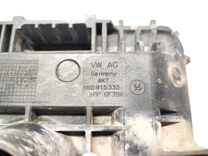 Volkswagen Caddy III (2004–2015) Batteriehalter 1K0915333 - 5