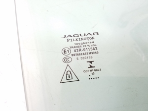 Jaguar XE (2015–2026) Aizmugurējo sānu durvju stikls GX7325712AB - 2
