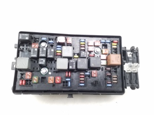 Interior fuse box - 13222782
