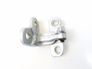   Rear side door upper hinge  - CPLA228A67AC 