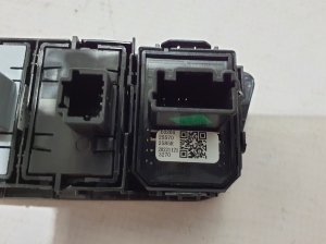 Dacia Spring (2021–2026) Mirror control switch 255702585R - 2