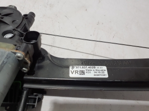 Porsche Panamera 971 (2016–2026) Front door window regulator 971837402B - 2