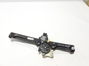 Porsche Panamera 971 (2016–2026) Front door window regulator 971837402B - 3
