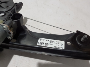 Porsche Panamera 971 (2016–2026) Rear side door window regulator 971839402B - 2