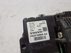 VOLVO XC60 (2017–2026) Näidikuplokk 32210869 - 6