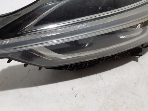 VOLVO XC60 (2017–2026) Scheinwerfer vorne 31689277 - 3