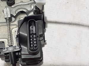 VOLVO XC60 (2017–2026) Tagumise külgukse lukk 31462444 - 4