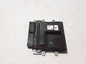 Calculateur moteur - 32242004