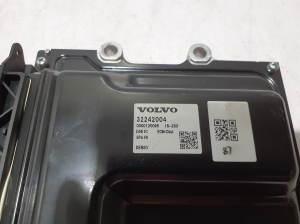 VOLVO XC60 (2017–2026) Calculateur moteur 32242004 - 3