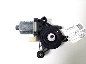   Fensterhebermotor vorne  - 5Q0959802A 
