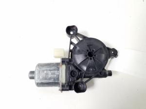 Volkswagen T-Roc (2017–2026) Front door window regulator motor 5Q0959802A - 2