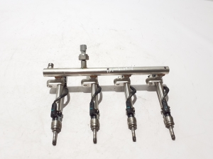 VOLVO XC60 (2017–2026) Tuyau de carburant haute pression 31204555 - 3