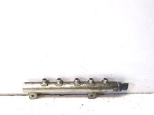 Opel Zafira B (2005–2014) Common Rail Kraftstoffleitung 0445214095 - 3