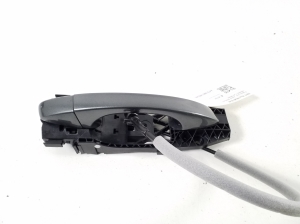 Volkswagen T-Roc (2017–2026) Front door external opening handle and its details - 2
