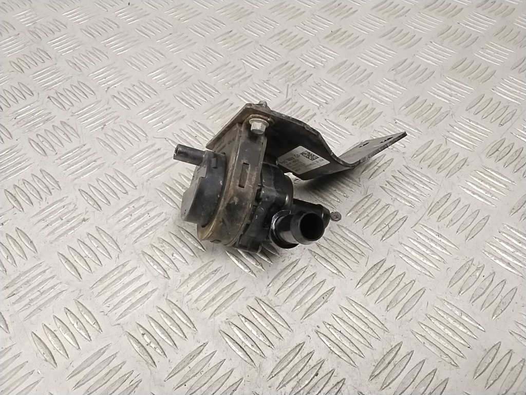 Ford Mustang Mach-E Mach-E (2020–2026) Auxiliary water pump 19081E90024 Ford Mustang Mach-E Mach-E (2020–2026) Auxiliary water pump 19081E90024