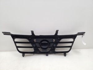 NISSAN X-Trail T30 (2001–2007) Kühlergrill 623108H700 - 3