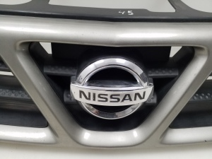 NISSAN X-Trail T30 (2001–2007) Kühlergrill 623108H700 - 5