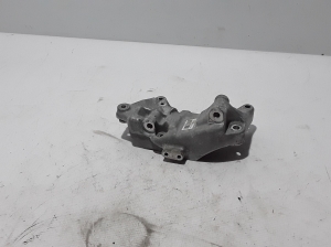 VOLVO XC60 (2017–2026) Lichtmaschinenhalter 31401517 - 2