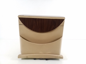 Salon table