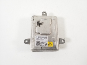 Xenon headlight control unit - 7296090