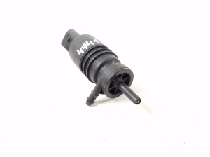 Mercedes Benz SLK-Class 171 (2004–2011) Front windshield washer pump A2108690821 - 3