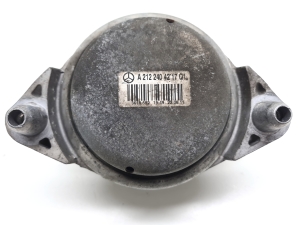 Mercedes Benz E-Class W212 (2009–2015) Engine mount A2122404217 - 2